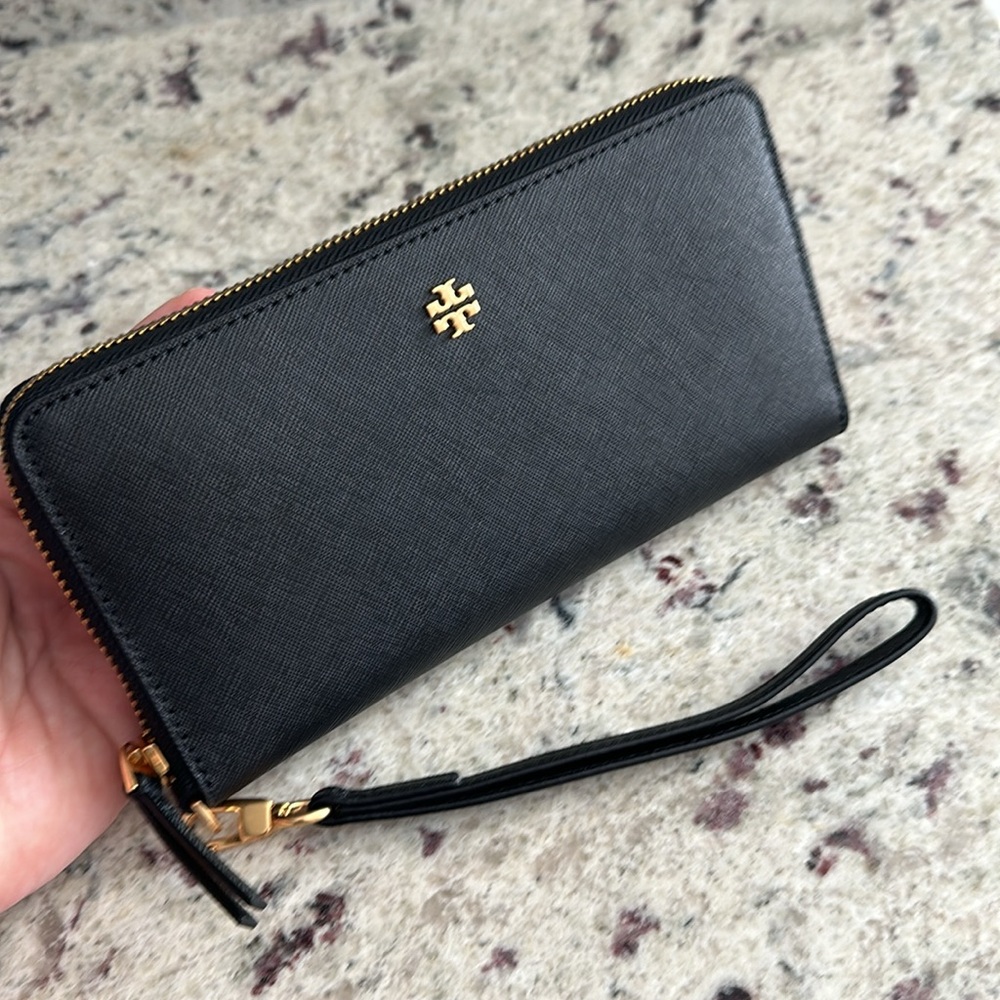 Tory Burch wristlet continental wallet
